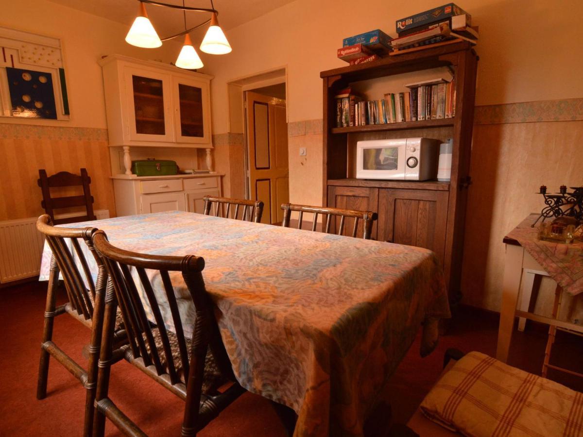 אגויסהיים Spacious Holiday Home With Sauna In Celles Sur Plaine חדר תמונה